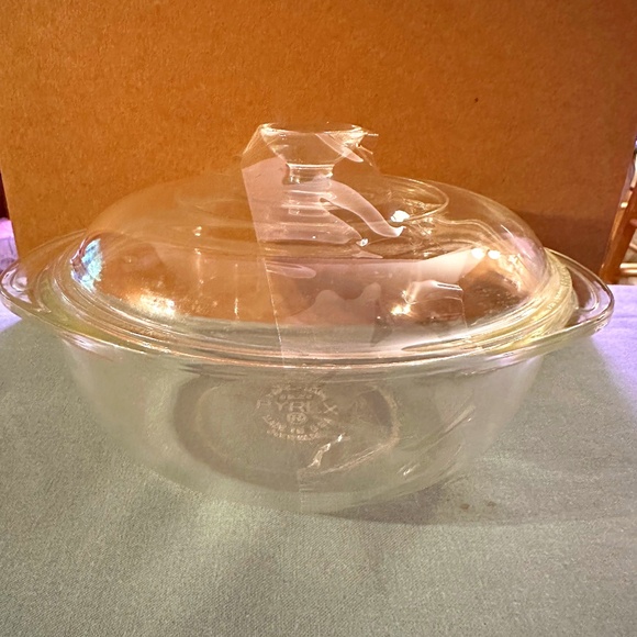 Vintage Pyrex Clear Covered Casserole 1qt - Picture 1 of 2